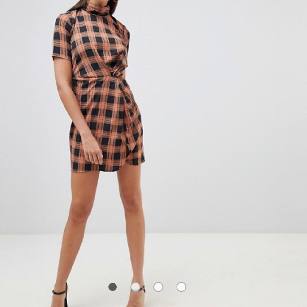 🌼NWT 🌸High Neck Dress in Check